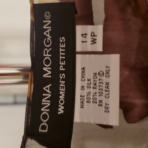 Donna Morgan sheer top - Picture 4 of 4